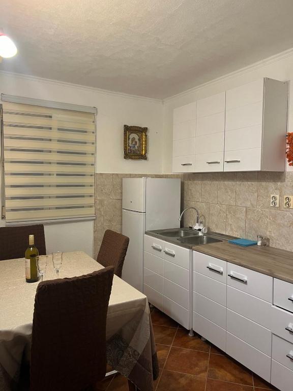 Apartment Lilly - Ferienwohnung Kotor