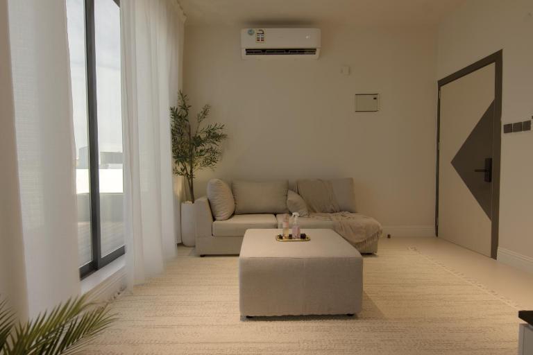 Modern Luxurious 1BR, Penthouse BLISS - Bed and Breakfast Seeb