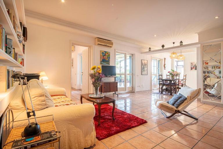 Big Terrace Grand House - New - Ferienwohnung Rom