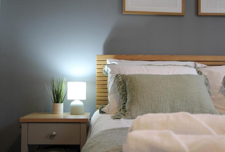 Central Luxury Apartment with Parking - Ferienwohnung Cheltenham