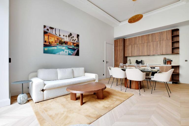 Luxury Apartment - 2BR-4P - GeorgeV-Champs Elysees - B&B París