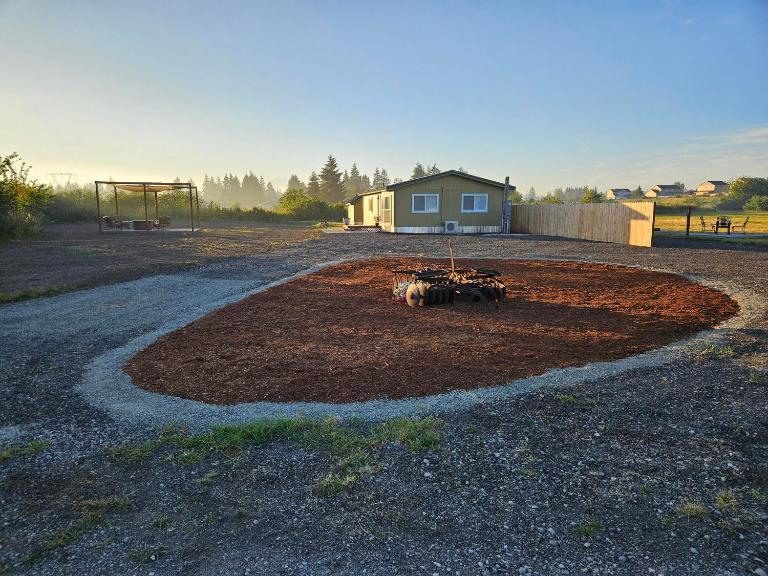 Yelm Prairie Vacation Rentals - B&B Yelm
