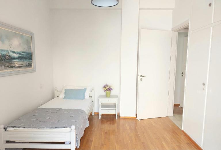 Ήσυχο φωτεινό δωμάτιο με βεράντα - B&B Athens