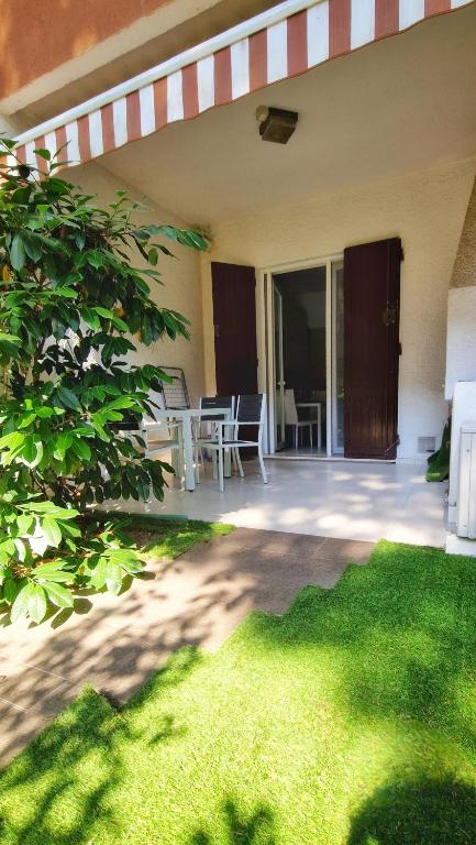 Villa Daria - soggiorno e servizio spiaggia - B&B Lido di Spina