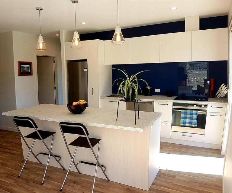 Family Holiday Home- Lake Hawea Haven - B&B Lake Hawea