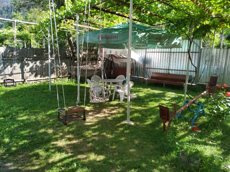 Guest House Lazare - B&B Borjomi