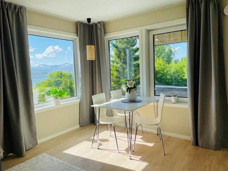 Apartment with a view - South - B&B Tromsø