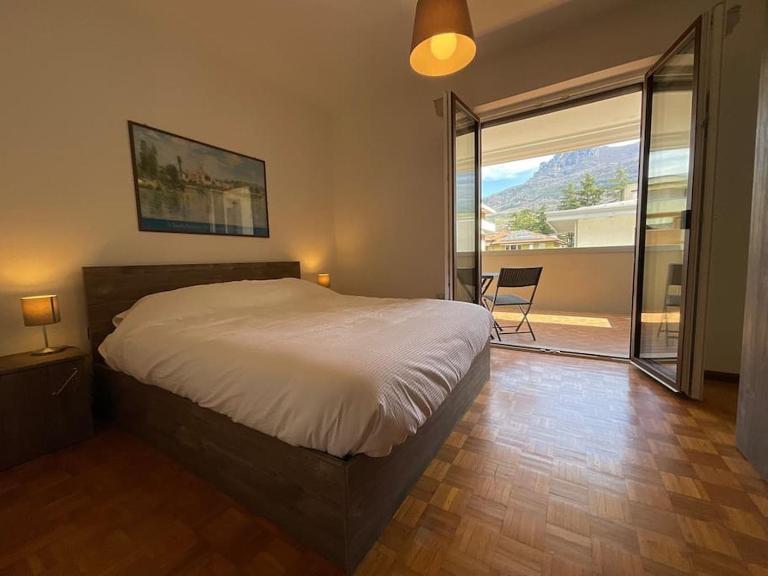 Casa di Tom con balcone, parcheggio e self check in - B&B Trento