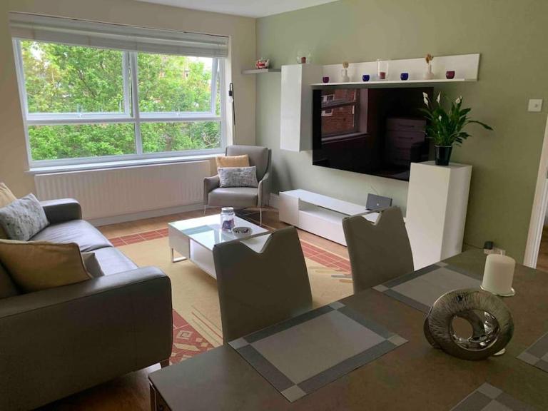 2 Bed Apartment, Southgate, London - B&B East Barnet