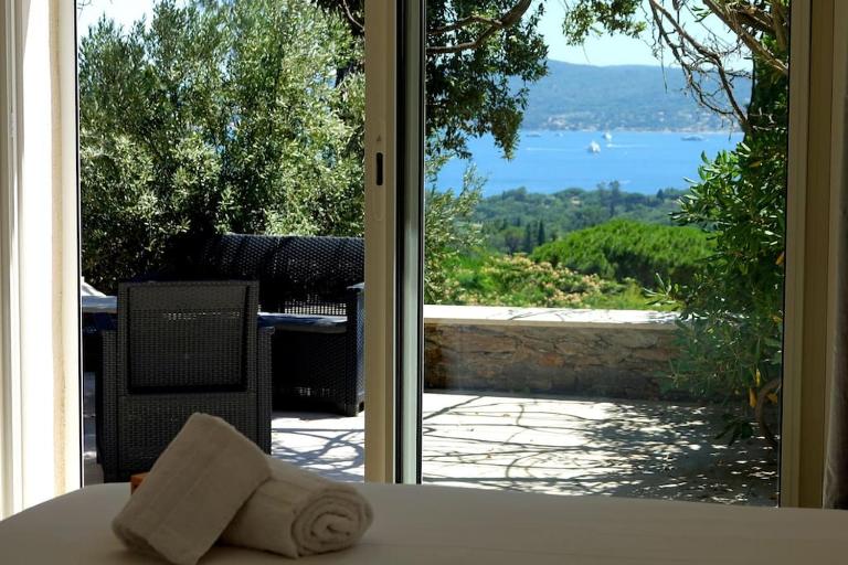 Villa piscine vue sur le golfe de Saint-Tropez - B&B Grimaud