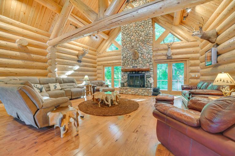 14 Mi to Slopes: Lodge on 104 Acres in Boyne City - B&B Petoskey