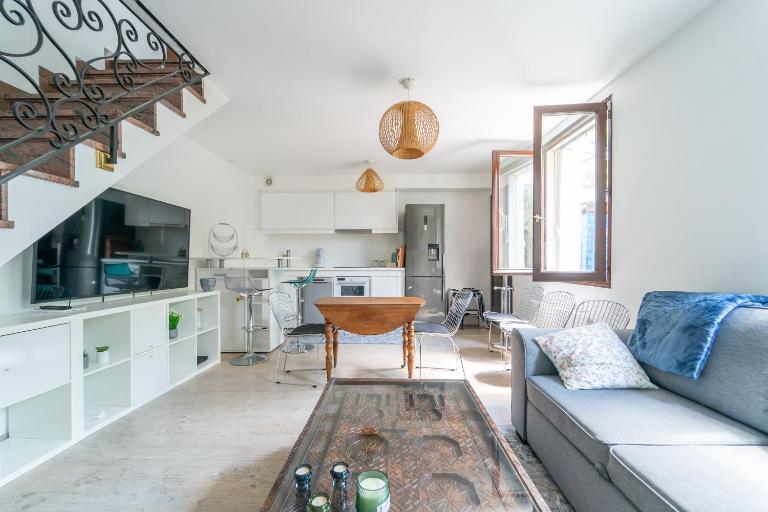 Le Duplex de Drancy - Appt 5p à 25 min de Paris - B&B Drancy