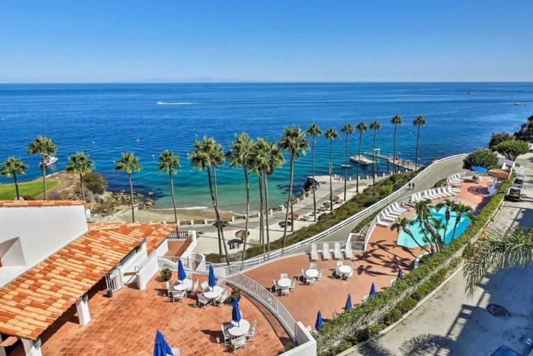 Oceanfront Villa with breathtaking views - Chambres d'hôtes Avalon