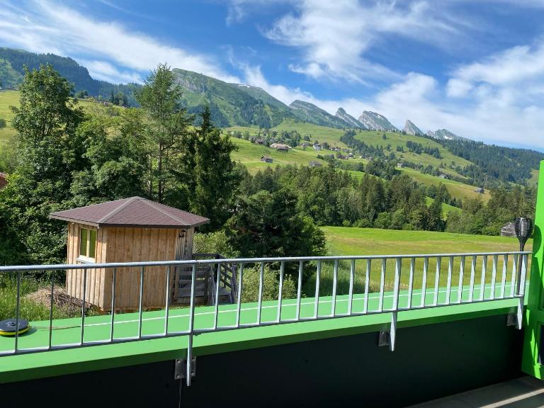 Rietidylle mit atemberaubendem Blick auf die Churfirsten - Ferienwohnung Wildhaus SG