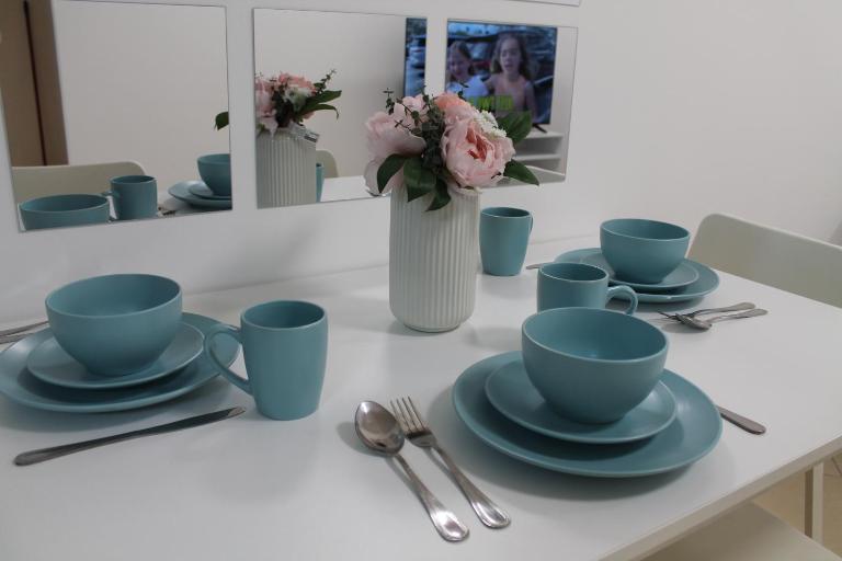 Bright and beautiful one bedroom apartment close to metro and beach - B&B Dubai