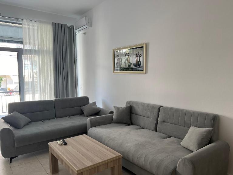 Ameti - Ground Floor Comfort Suites - Spacious & Modern - Ferienwohnung Orikum