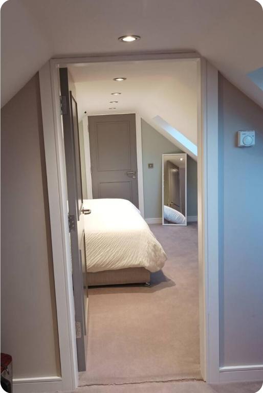Basic, Warm, Cosy, Private Little Chalet - Chambres d'hôtes Caherphuca