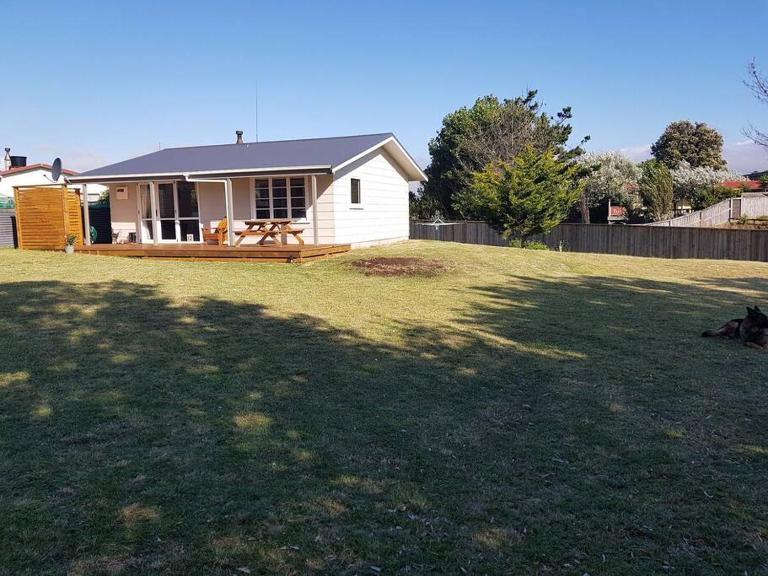 Relaxed Beach Retreat, mod family friendly bach - Ferienwohnung Foxton Beach