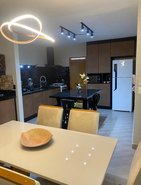Apartamento lindo a 03 minutos da praia Enseada - B&B Guarujá