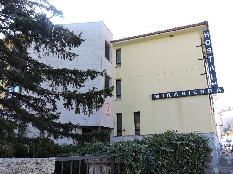 Hostal Mirasierra - B&B Bustarviejo