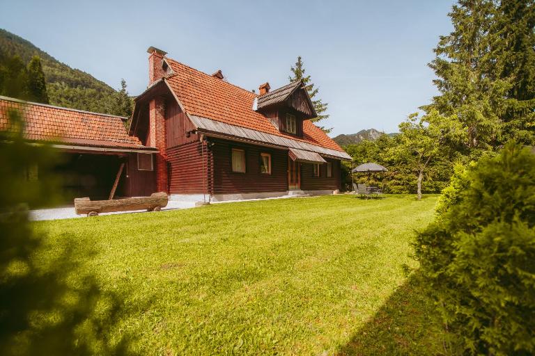 Cozy Alpine House - B&B Gozd–Martuljek