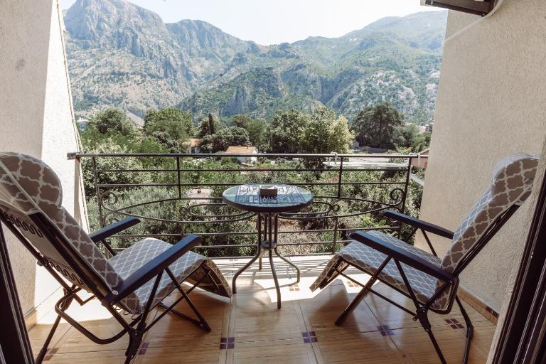 Zoi apartment - Bed and Breakfast Kotor