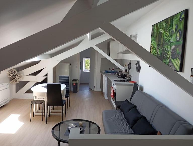 Appartement loft 55m2 climatisé - Bed and Breakfast Courtemanche