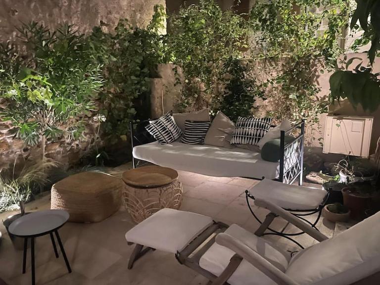 Maison spacieuse et confortable avec patio - Chambres d'hôtes Roujan