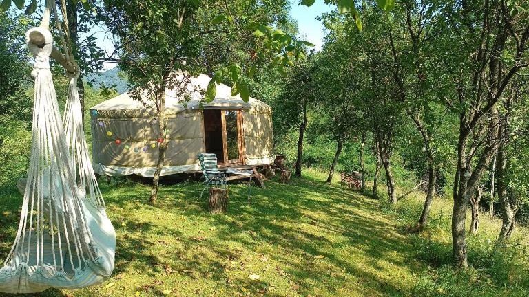 Romantic yurt in Apuseni mountains - B&B Grohoțele