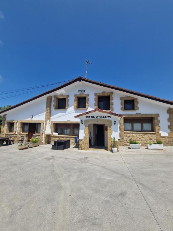 Apartamento familiar con jardín y parking privado - B&B Usurbil