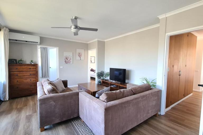 Family friendly 4BR Apartment near Mt Stromlo - Hosted by Canstay - Chambres d'hôtes Weston Creek