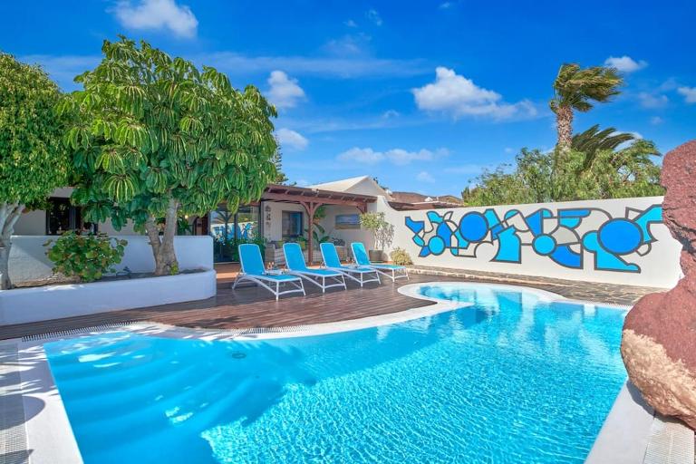 Casa Petra Peaceful & Private, Sea Views, Pool & BBQ - Ferienwohnung Playa Blanca