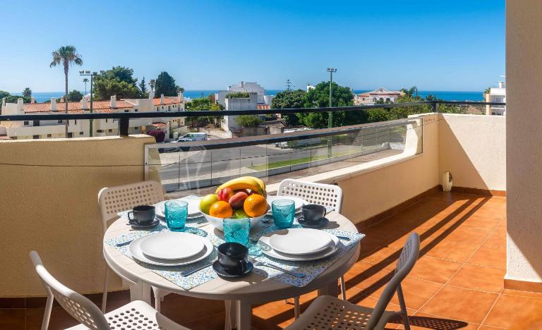 white T1 - Ocean View - B&B Albufeira