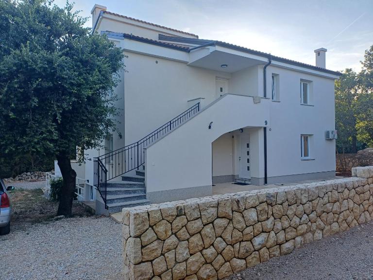 Apartments Tiziana - B&B Pinezići