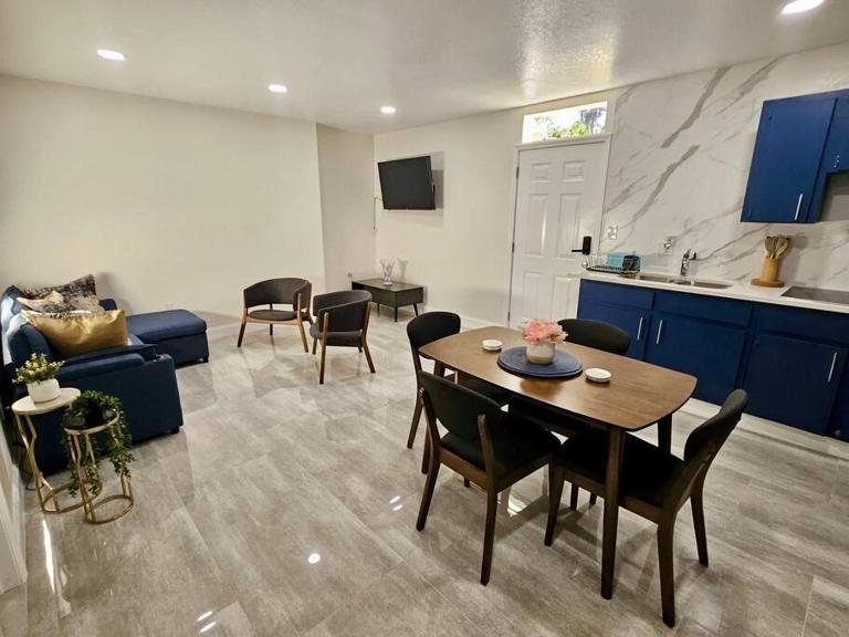 Welcome to our Cozy Apartment - B&B Valrico