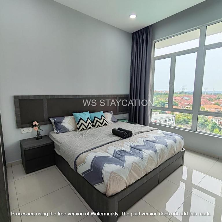 Mahkota Valley Suite Pool View with 2 bedroom and Netflix - Bed and Breakfast Kuantan