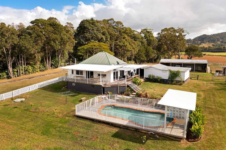 'Rail Trail Cottage'-Artisan rural Home 5 mins to pristine beach - B&B Mooball