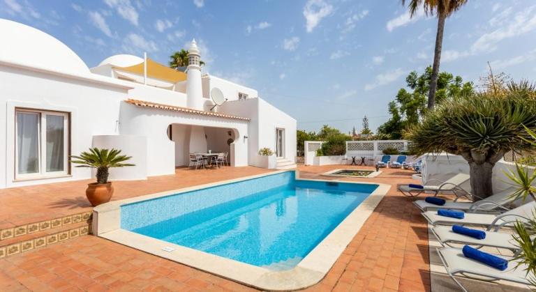 Casa Cinco Cupulas - Ferienwohnung Armação de Pêra