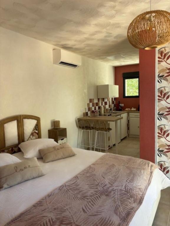 Les Gîtes W''elles''come - B&B Cotignac