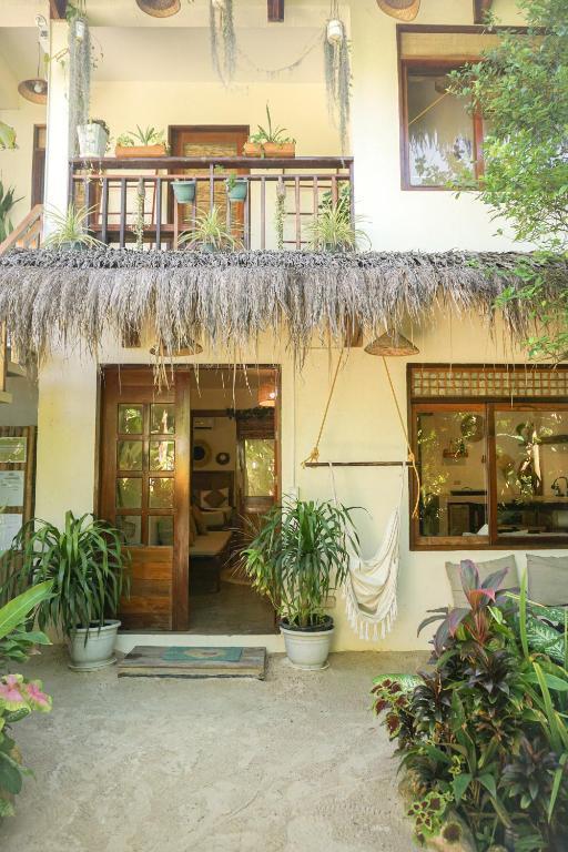 Greenhouse Siargao Roadside Boutique Apartments - B&B Cabuntog