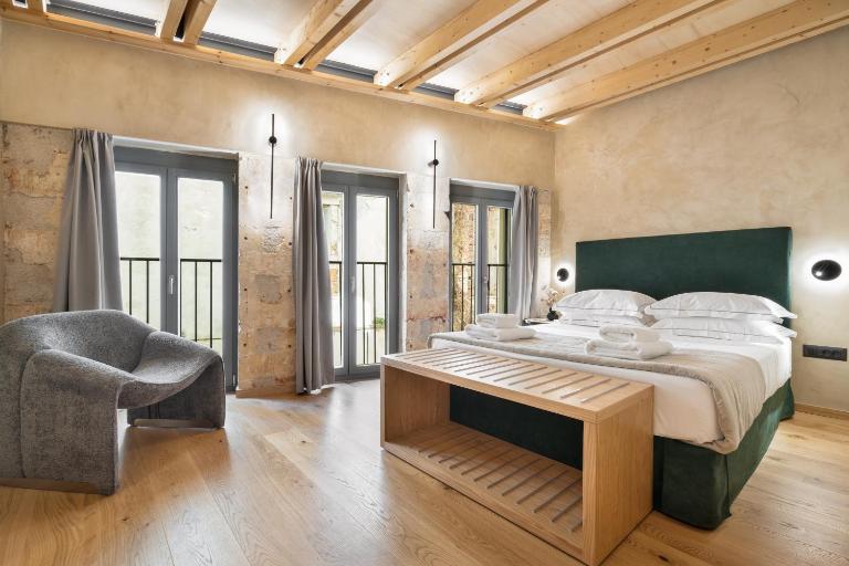 Poem Suites - B&B Chania