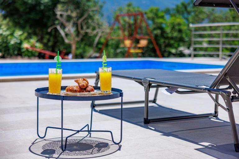 Perfect holiday in Vila Hany home - B&B Šestanovac