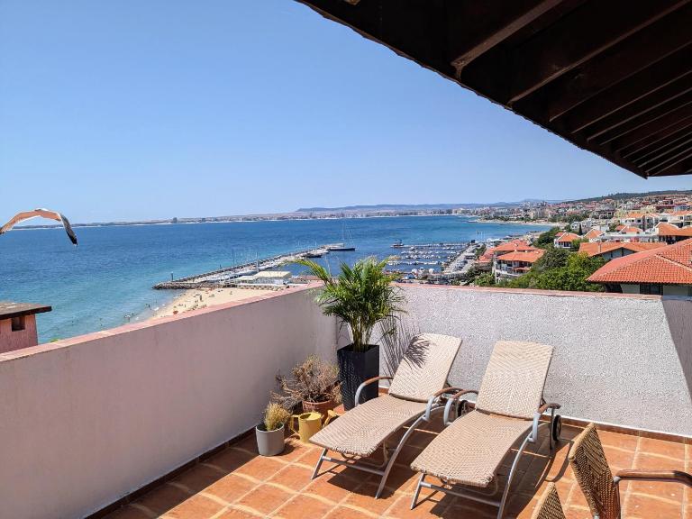 Beachfront Apartment Sveti Vlas - B&B Saint Vlas