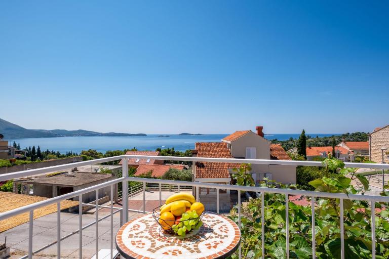 Sweet paradise Mlini with beautiful view - B&B Mlini
