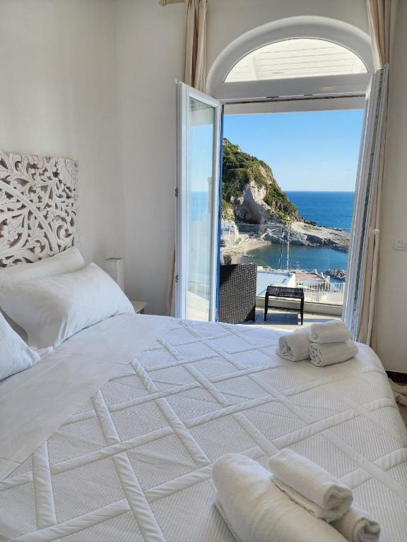 Divina Seaside Suite Ischia - B&B Sant Angelo D'Ischia