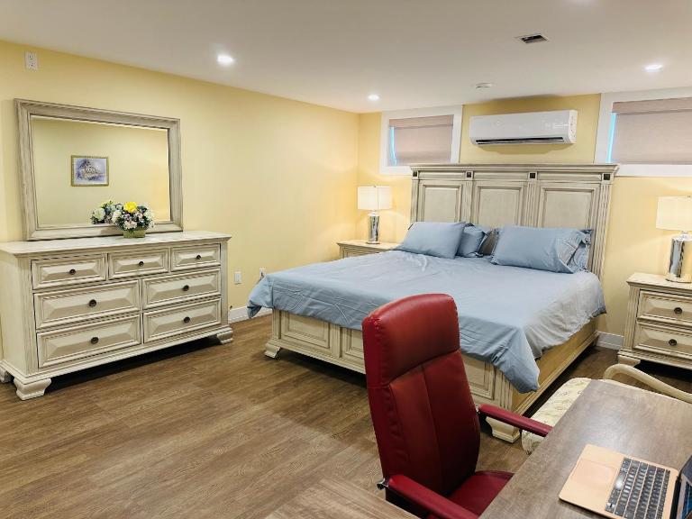 Luxurious Basement Retreat - B&B Charlottetown