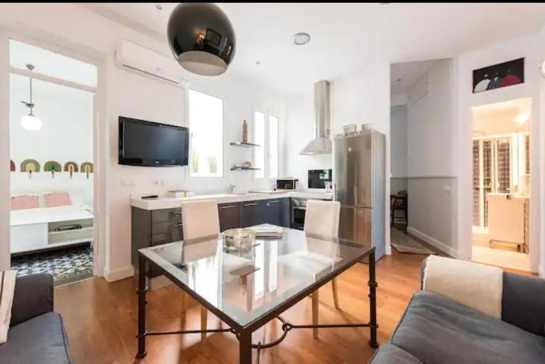 Stylish flat in the Salamanca neighbourhood VELAZ - B&B Madrid