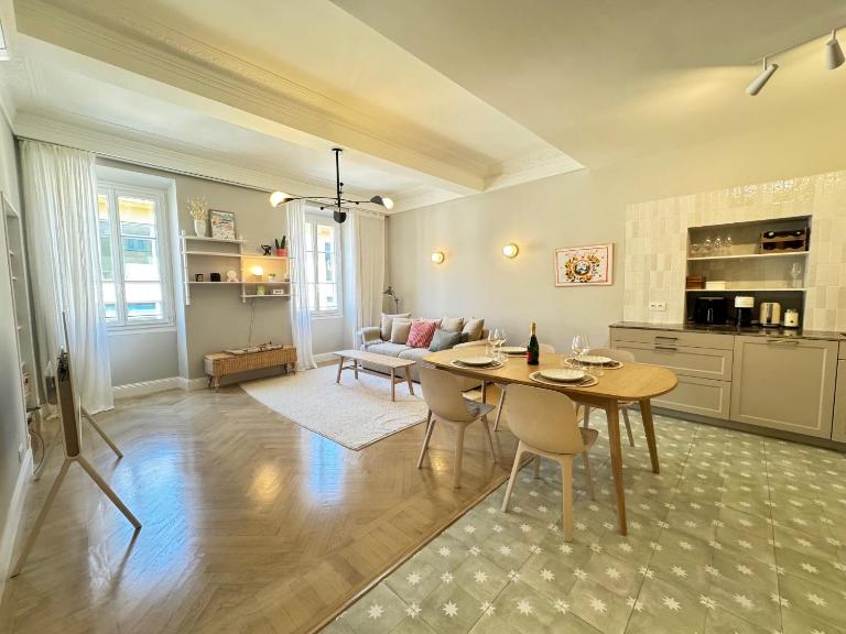 ApartHotel Riviera - Le Balcon du GRAND ALEXANDRE - Amazing 3 berdooms - Old Town Promenade des Anglais - B&B Nizza