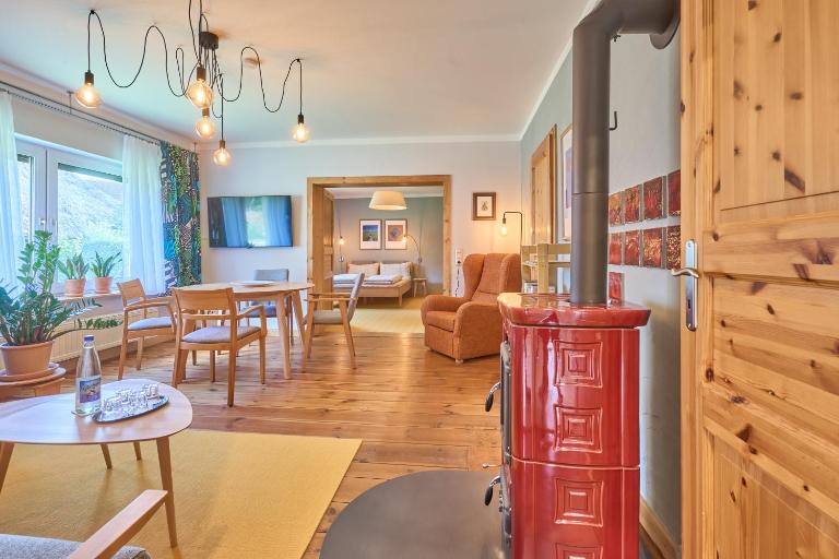 Familiennest am MüritzSee mit Kamin & Sauna - B&B Steddorf