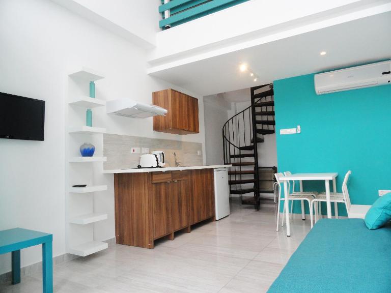 Rainbow Apartments - Bed and Breakfast Agia Napa